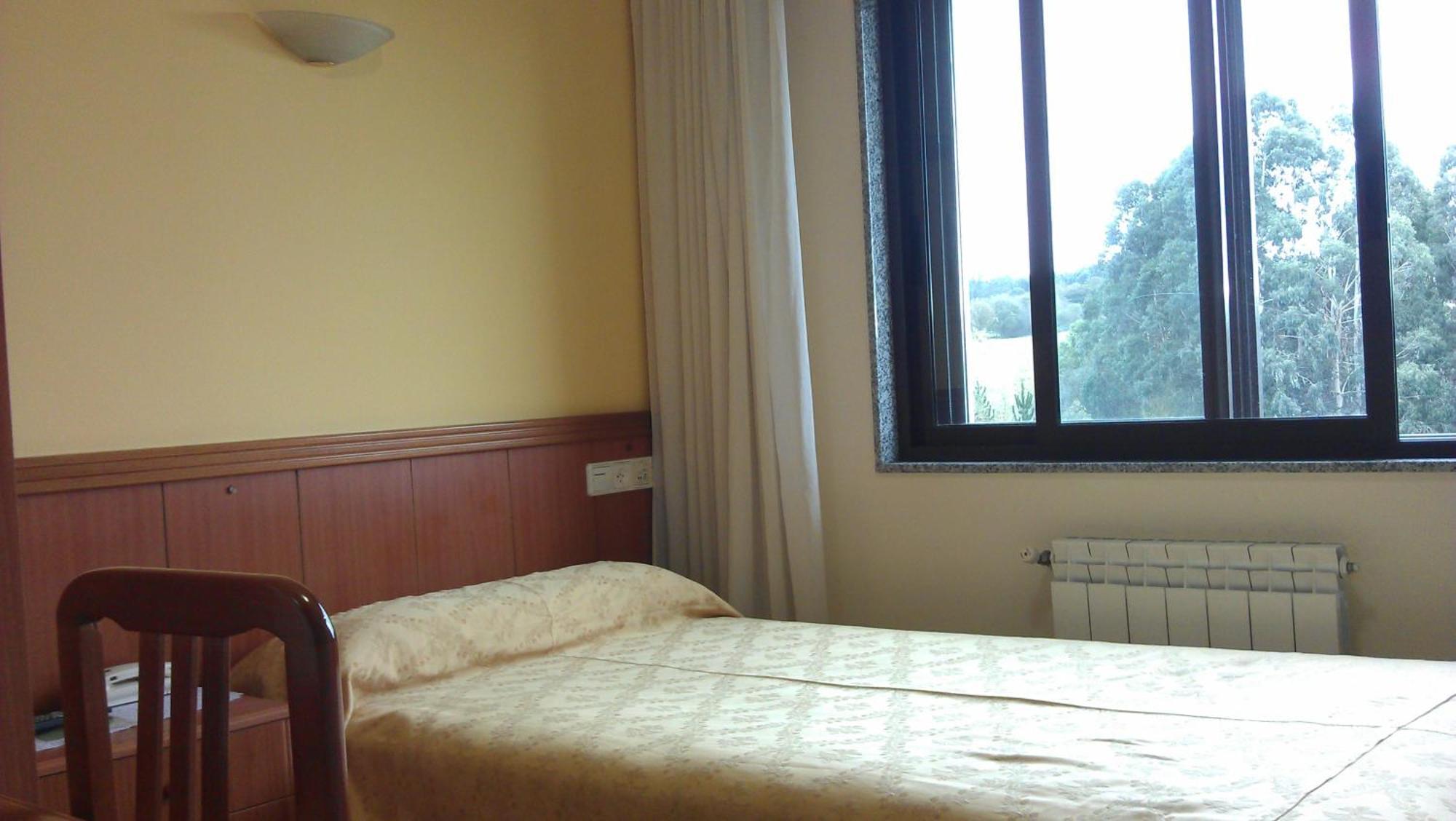 Hostal Restaurante O'Cadaval Frades Pokoj fotografie