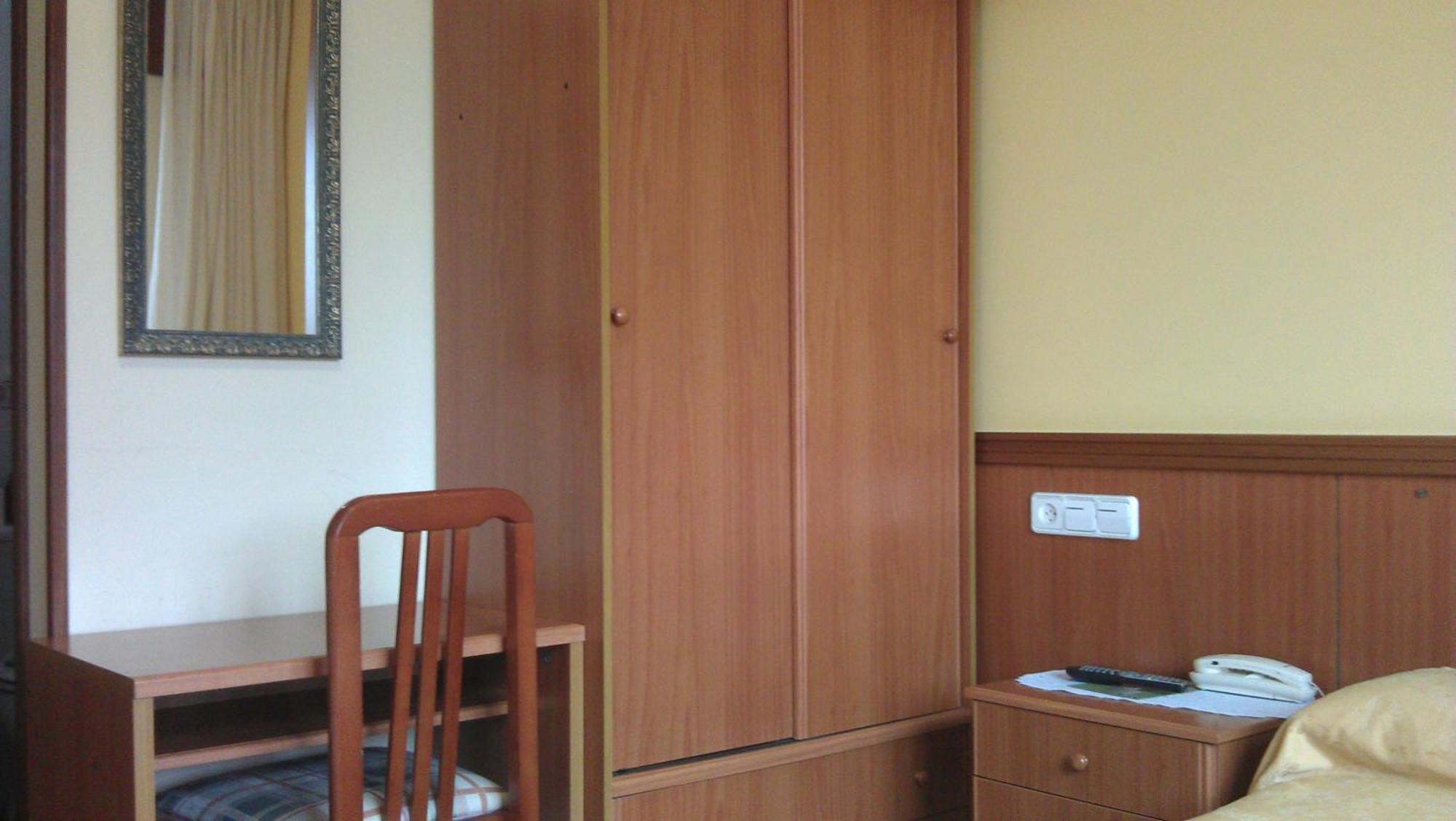 Hostal Restaurante O'Cadaval Frades Pokoj fotografie