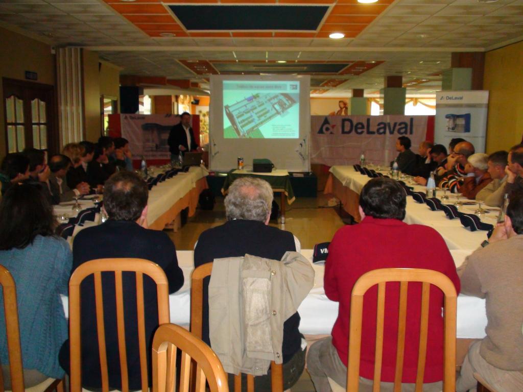 Hostal Restaurante O'Cadaval Frades Exteriér fotografie