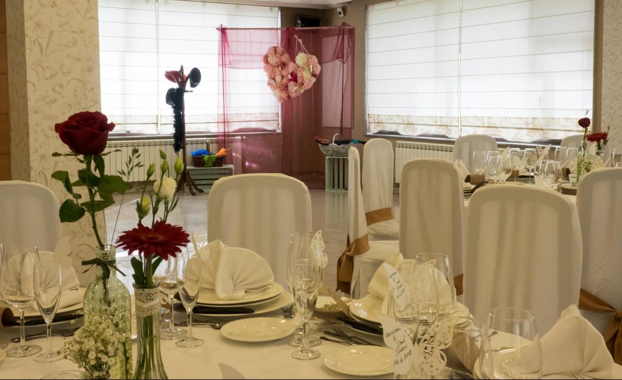 Hostal Restaurante O'Cadaval Frades Exteriér fotografie